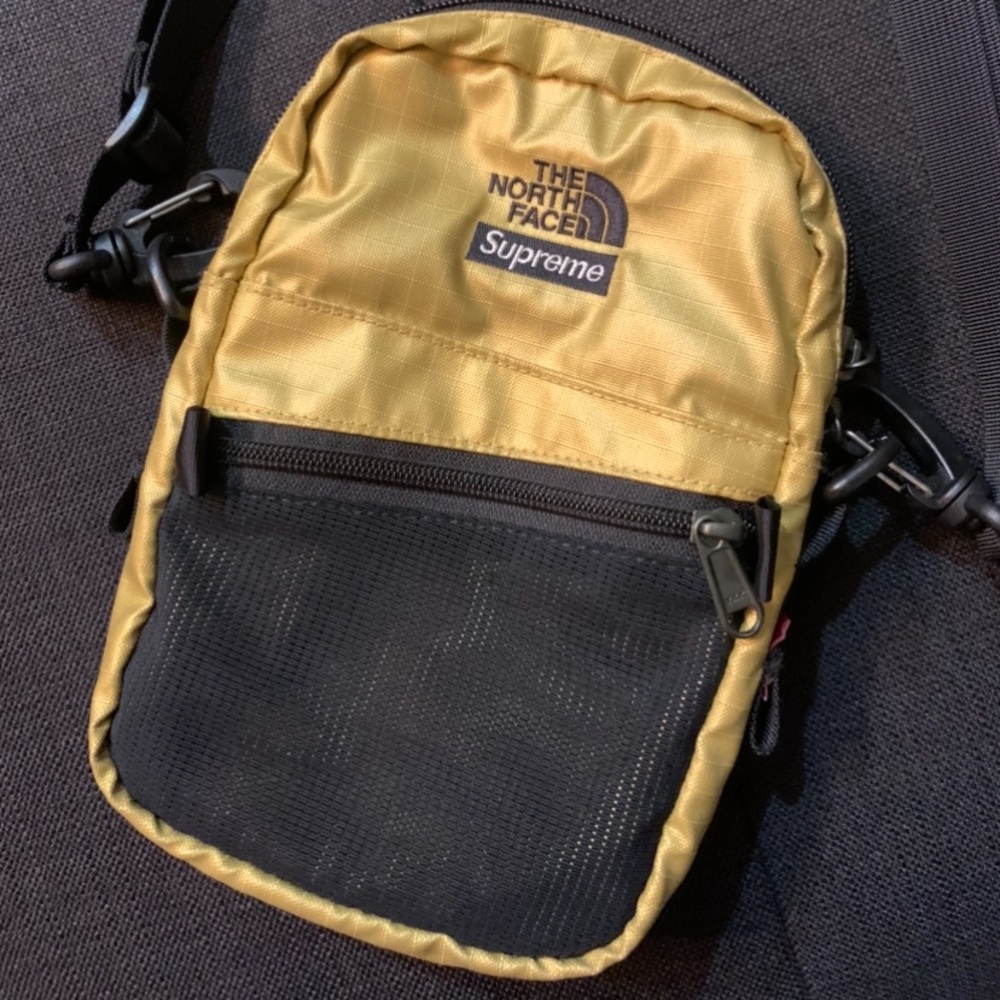 Supreme x The northface metallic shoulder bag